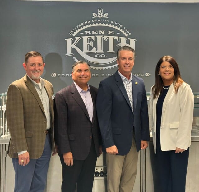 IFDA Member, Ben E. Keith Foods, Hosts U.S. Representative Barry Moore at New Brockton, AL Facility